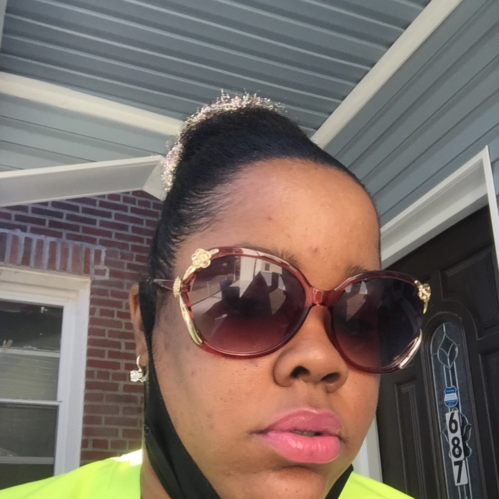 Meet your Posher, Latoya